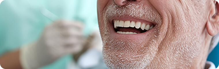 sourire patient chez dentiste